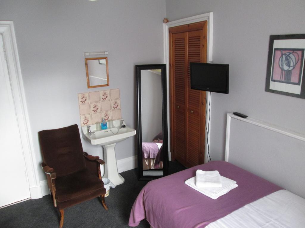 Greenbank Guest House 칼란더 객실 사진